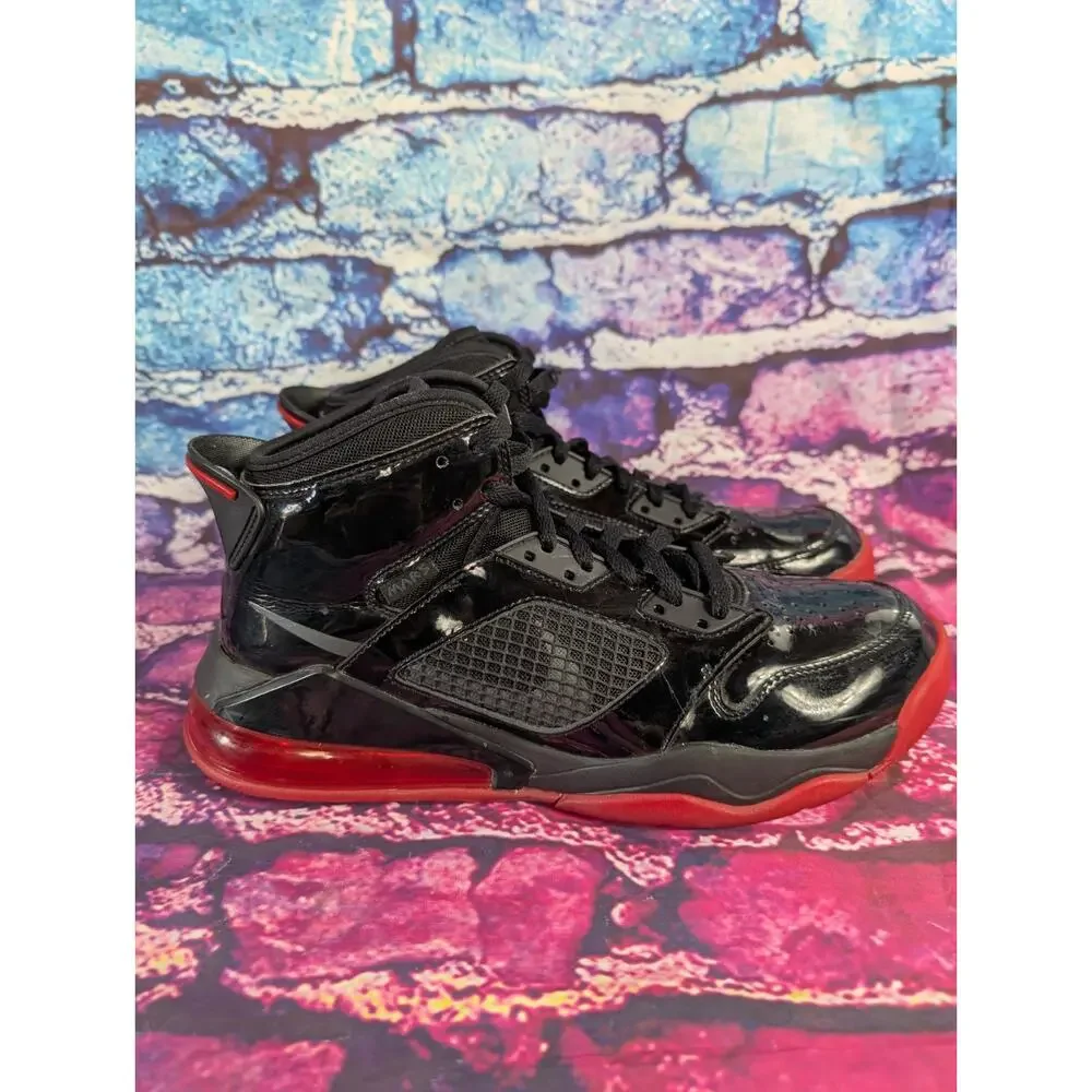 Jordan Mars 270 Bred - CD7070-006 Size 9 Black Red Lace Up Swoosh